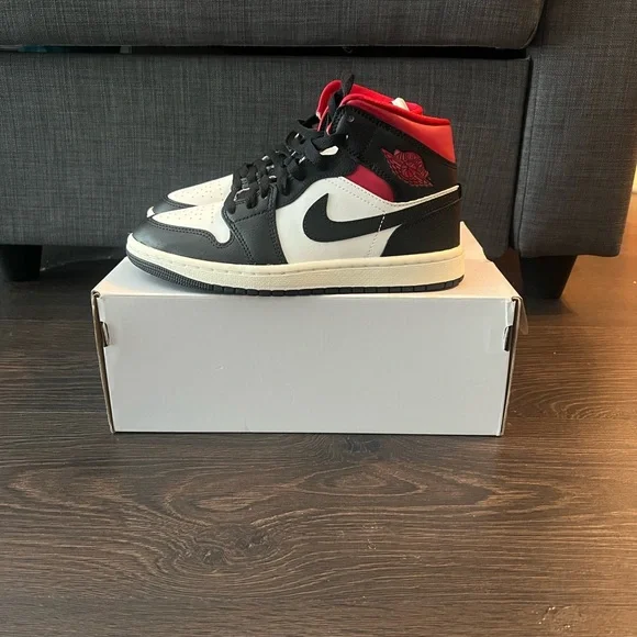 Women’s Nike Air Jordan 1 Mid Black and Red Sneakers BQ6472-061 (Red Panda) - Picture 3 of 13